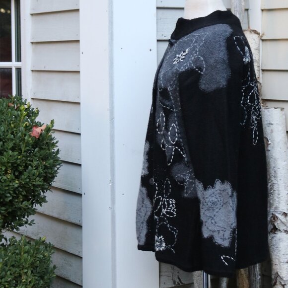 Susan Bristol Black and Gray Floral Cardigan - Picture 6 of 8